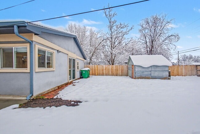 Building Photo - 3130 W Longfellow Pl