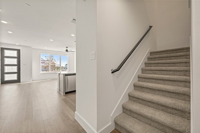 Building Photo - 9609 Dahlia Blvd