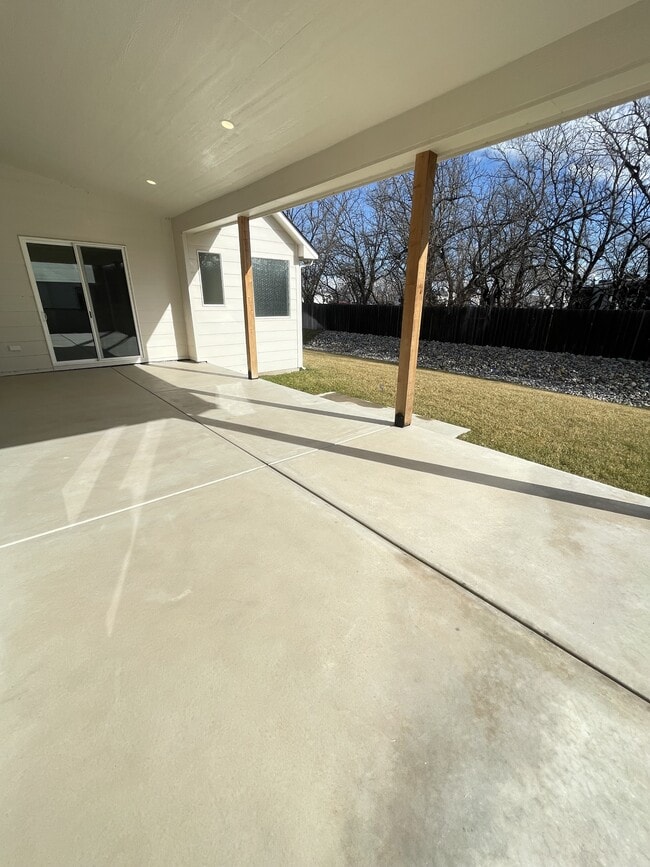 Building Photo - 252 N Ciderbluff St