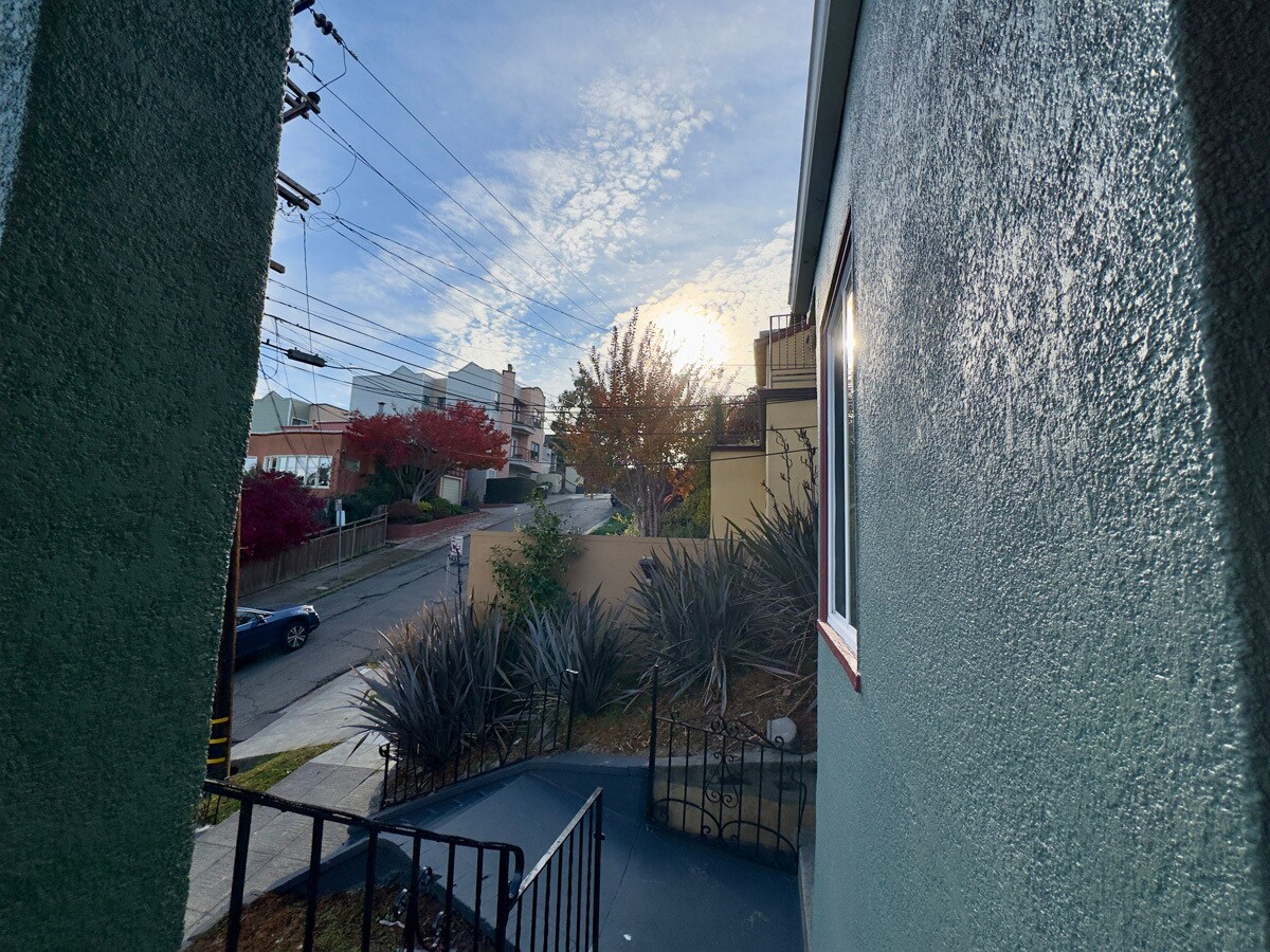 Building Photo - 645 Jean St