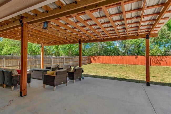 Building Photo - 632 Friar Tuck Dr