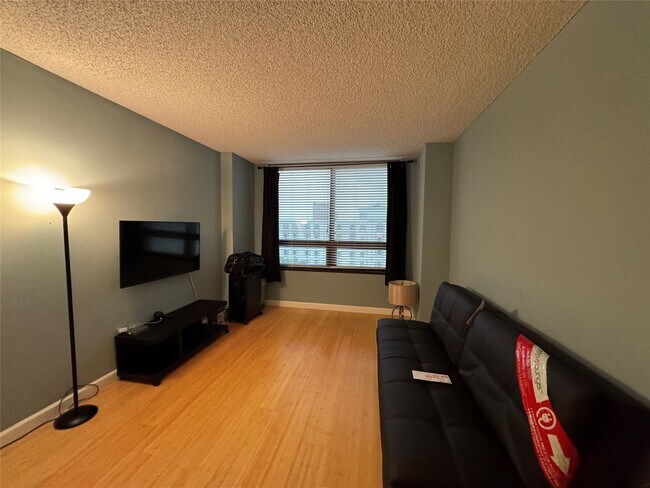 Building Photo - 5150 Hidalgo St