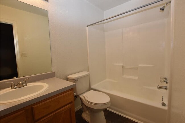 Building Photo - 921 Sagewood Trail