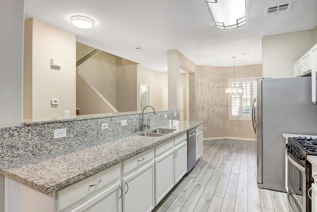 Building Photo - 716 Peachy Canyon Cir