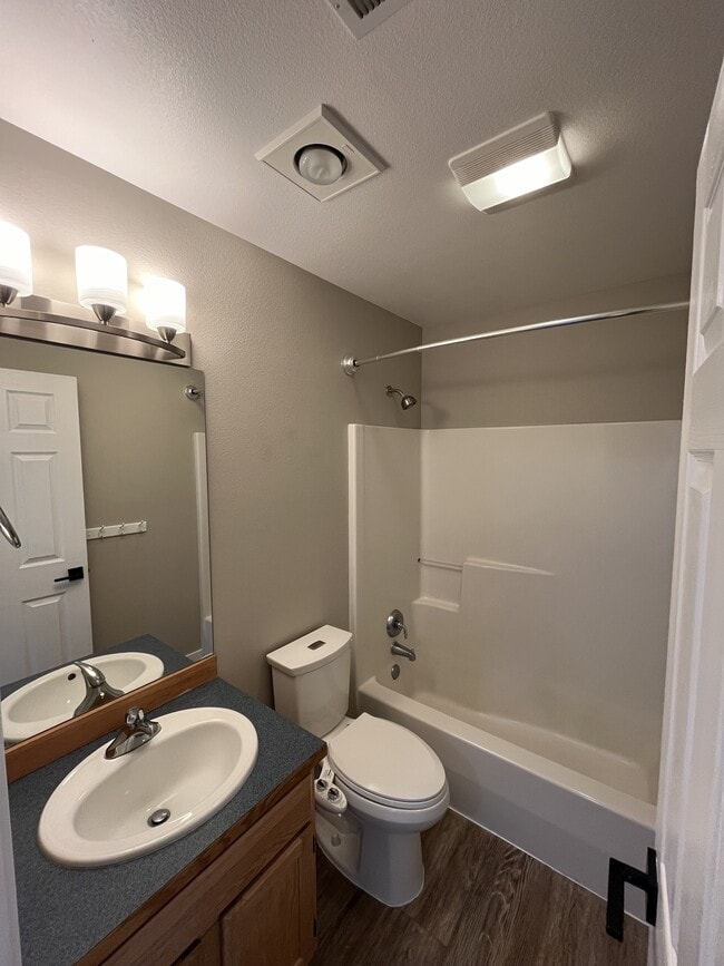 Building Photo - 1341 Colony Ct