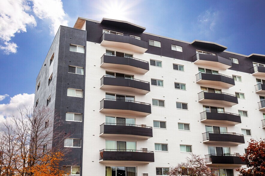 THE VANTAGE APARTMENTS 2702027040 Cedar Rd Beachwood OH 44122 Apartment Finder