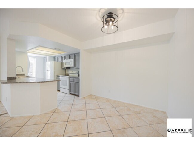 Building Photo - Lovely 3/2 Scottsdale Condo - Mountain Vie...