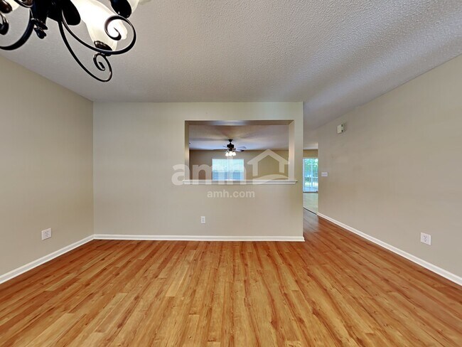 Building Photo - 5154 Torrey Ln