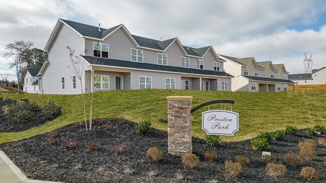 Building Photo - 1005 Beech Tree Cv