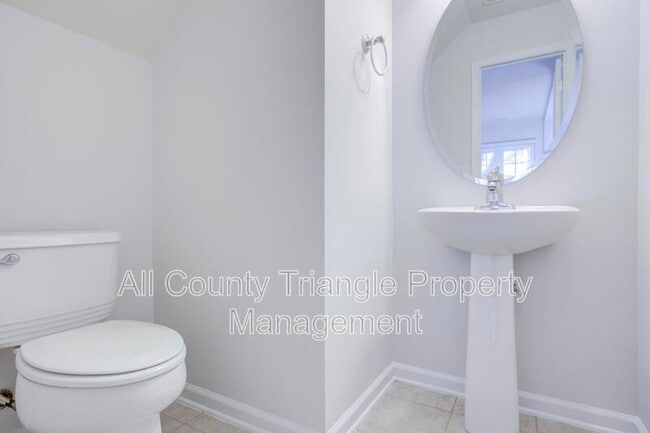 Building Photo - 408 Dyersville Dr