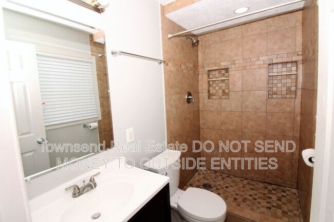 Building Photo - 212 Haverhill Dr