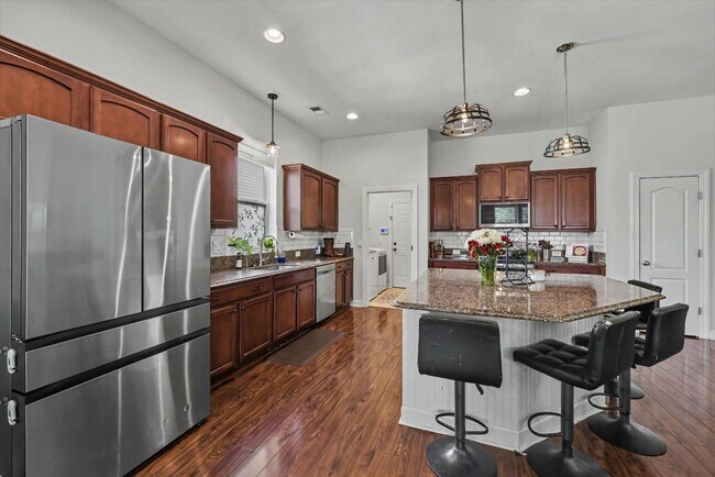 Building Photo - 203 Topsaw Ln