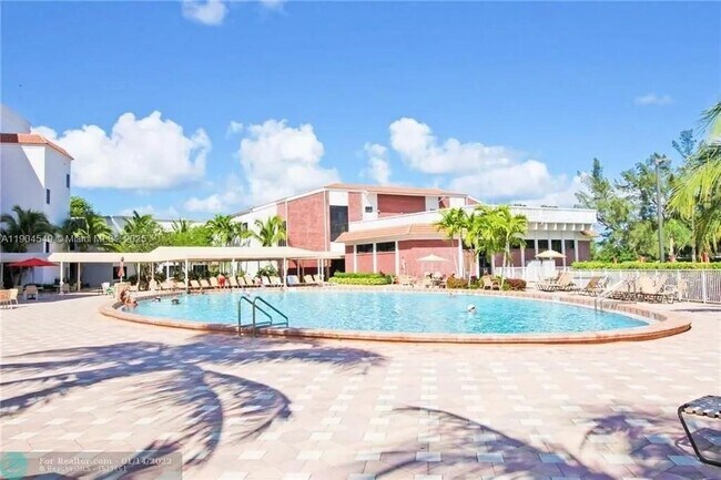 Building Photo - 4008 Berkshire A