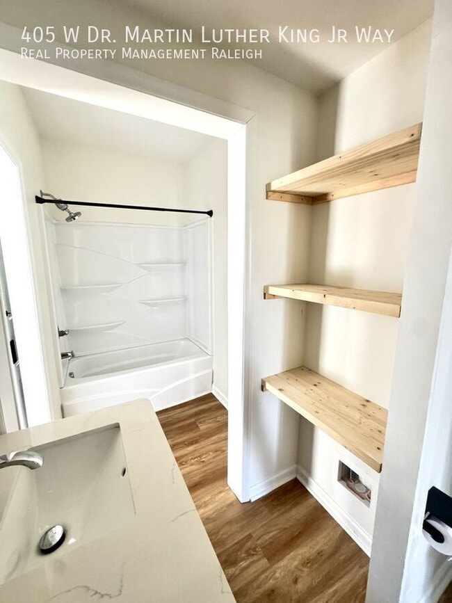 Building Photo - 405 W Dr. Martin Luther King Jr. Way