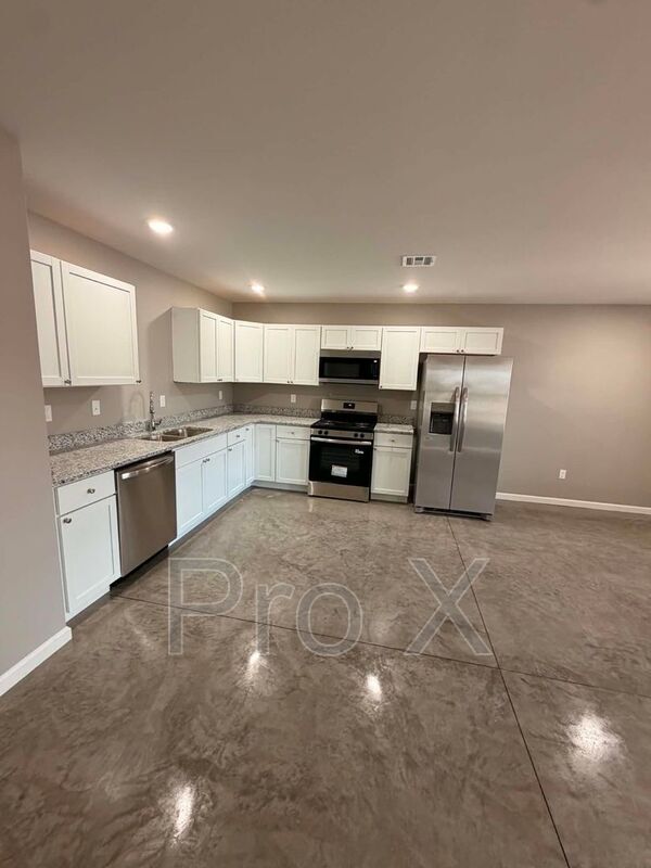 Building Photo - 514 S Byers Ave