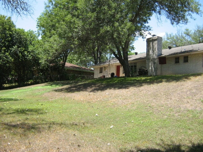 Building Photo - BRICK HOME, NORTH BELTON
