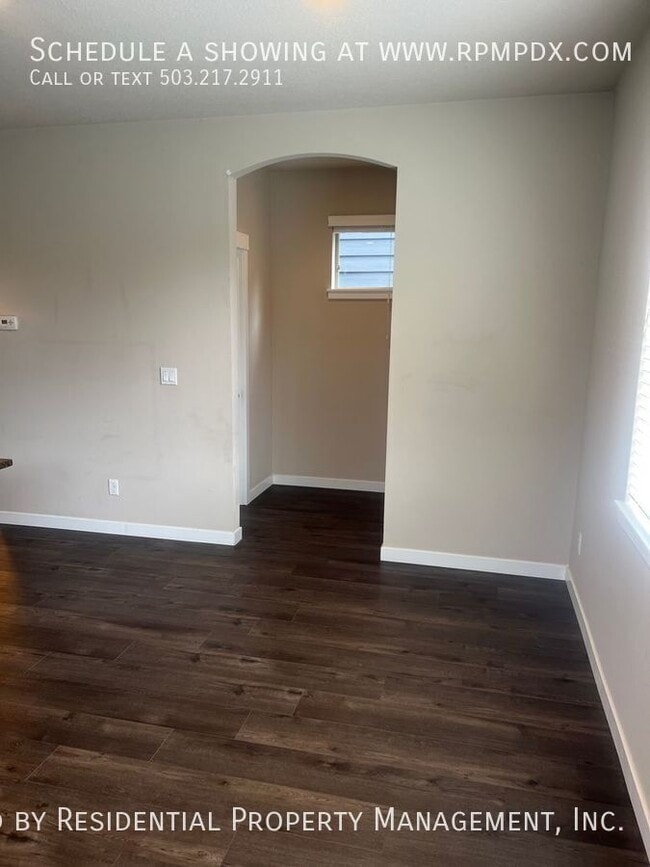 Building Photo - 14075 SW Compass Dr