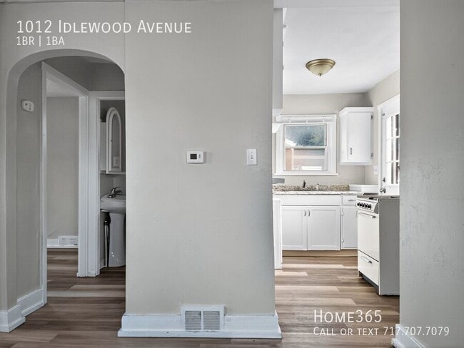 Building Photo - 1012 Idlewood Ave