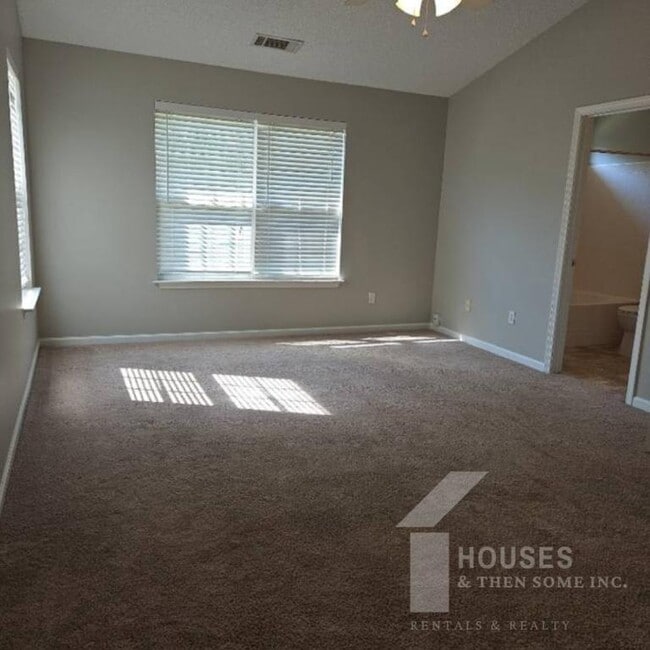 Building Photo - 211 Nimbus Ct