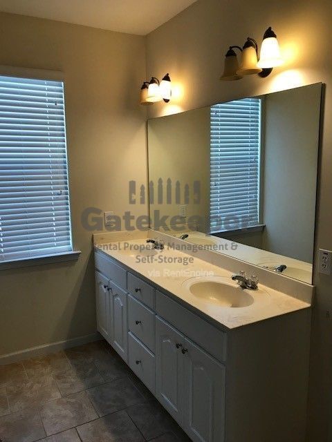 Building Photo - 214 Turnbridge Cir