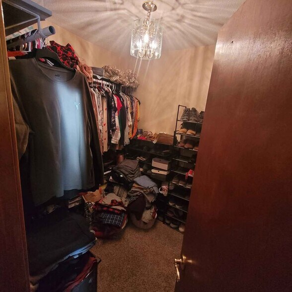 Building Photo - 388 Bradford Ave