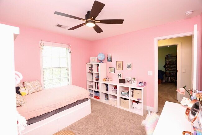 Building Photo - 545 Curlew Cir