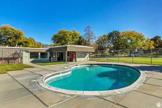 Building Photo - GORGEOUS MURRAY CONDO!!!