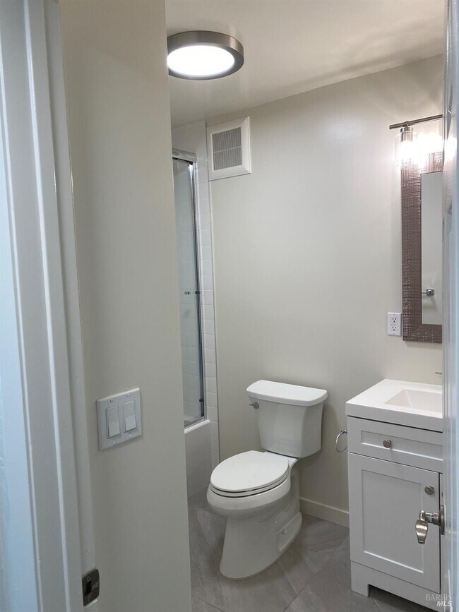 Building Photo - 11 Andrew Dr