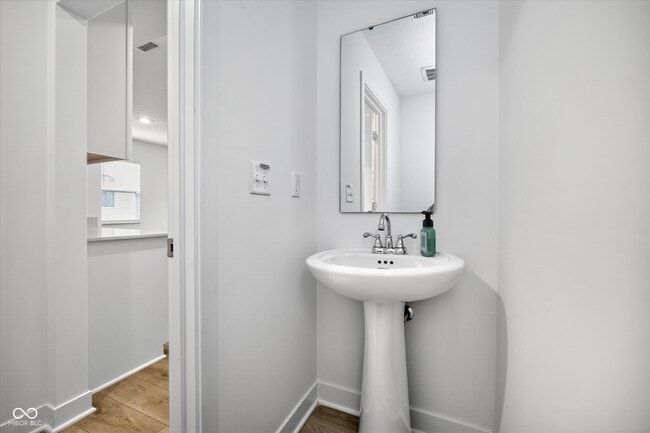 Building Photo - 15254 Swallow Fls Wy