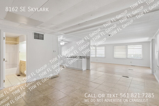 Building Photo - 8162 SE Skylark-