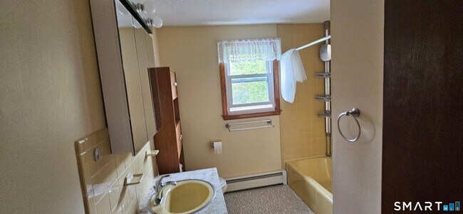 Building Photo - 14 Cadwell Ct