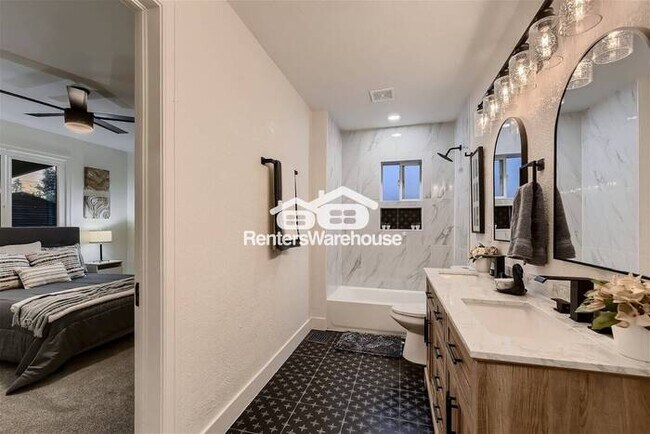 Building Photo - 12-17 MONTH LEASE! Available 7/14! Light A...