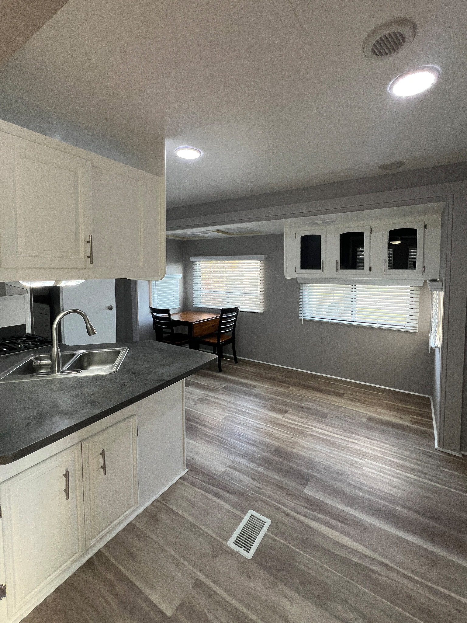 Building Photo - 6501 SE 55th St