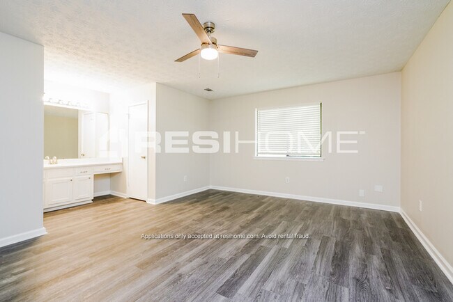Building Photo - 935 River Glen Pl