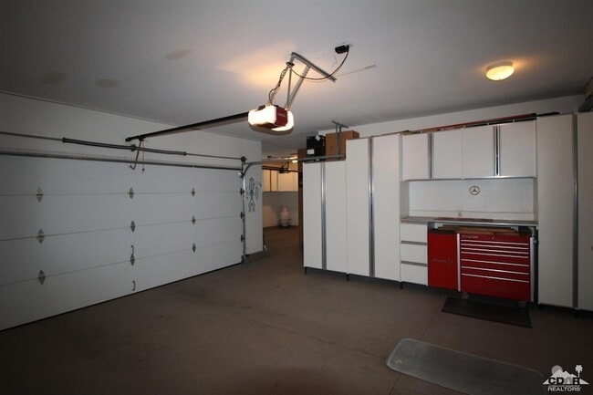 Building Photo - 45456 Box Mountain Rd