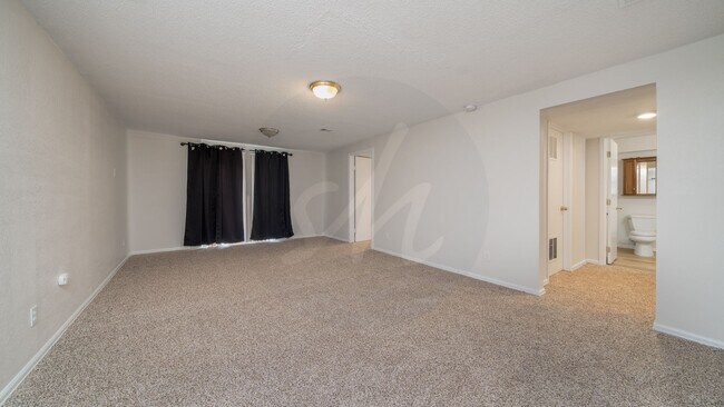 Building Photo - Stetson Hills Charmer with 2 Car Garage