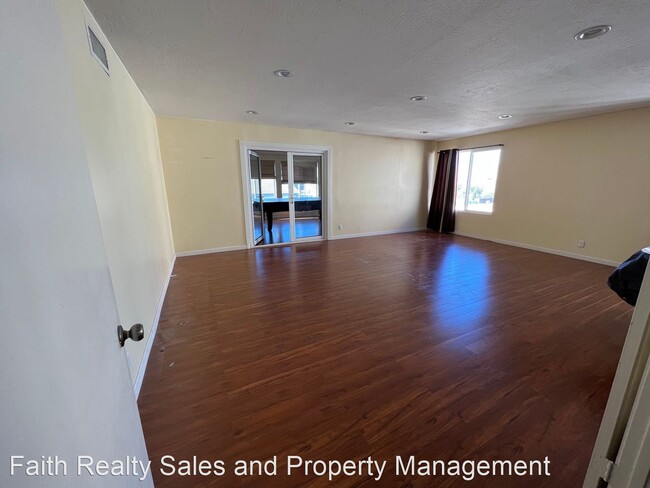 Building Photo - 4 br, 3 bath House - 913 W. Alfred Pl