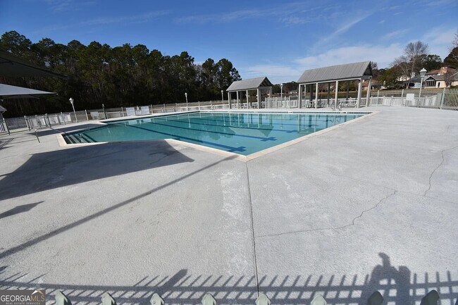 Building Photo - 200 McIntosh Dr