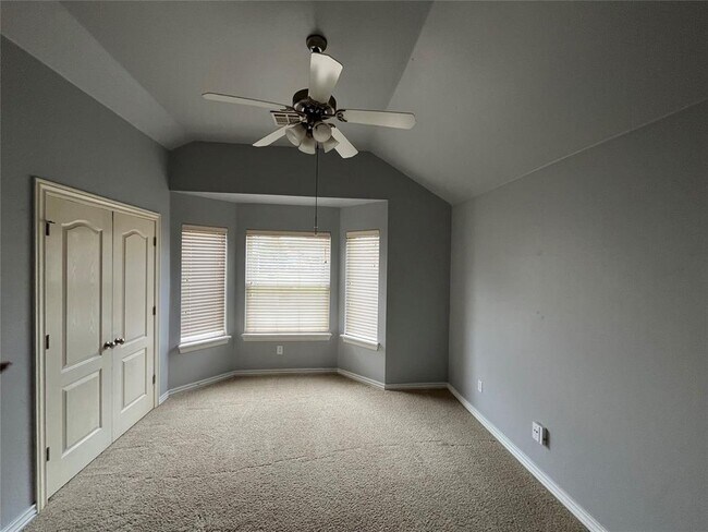 Building Photo - 753 Caroline Dr