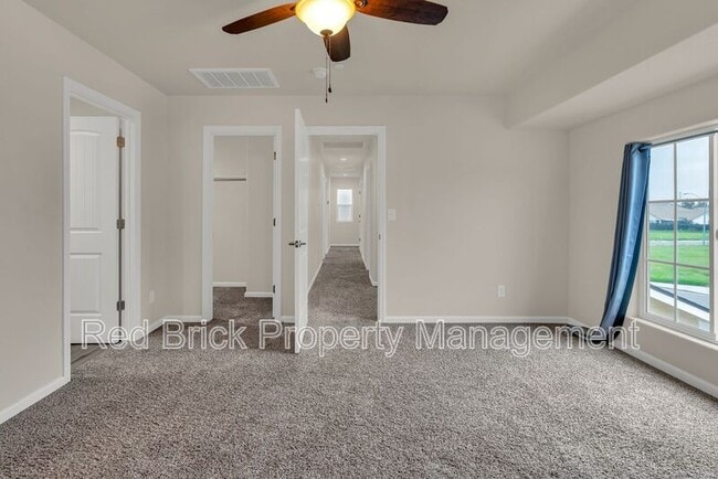 Building Photo - 3665 Venice Ave