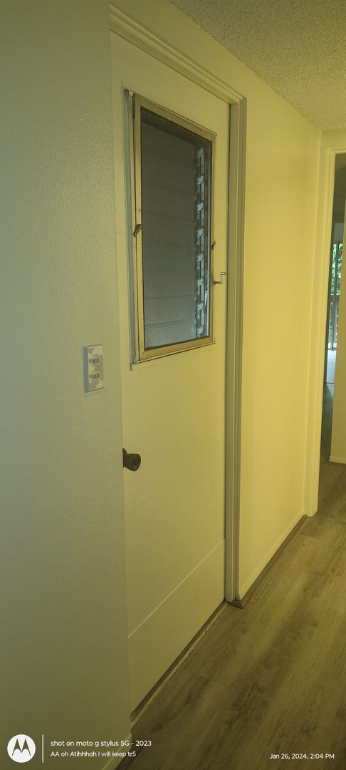 Building Photo - Beautiful 4 bed/ 2 bath/ 2 parking In Kaneohe