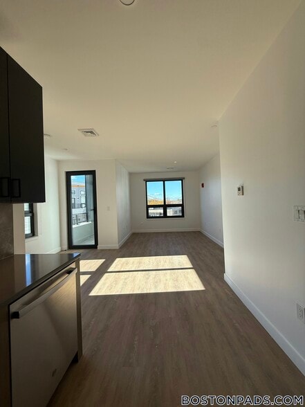 Building Photo - 199 Gardner St