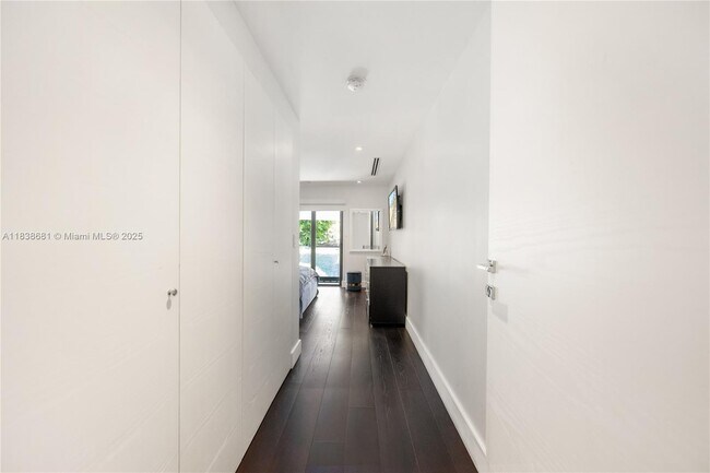 Building Photo - 9465 NW 52nd Doral Ln