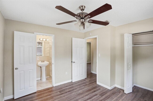 Building Photo - 1413 Sunridge Rd