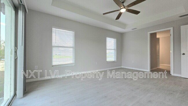 Building Photo - 423 NE 31st St