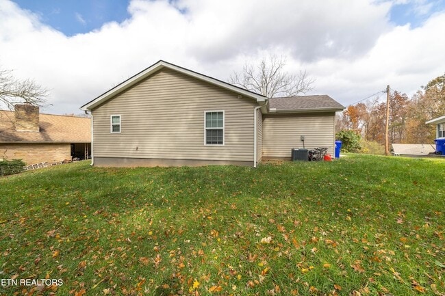 Building Photo - 112 Bennett Ln