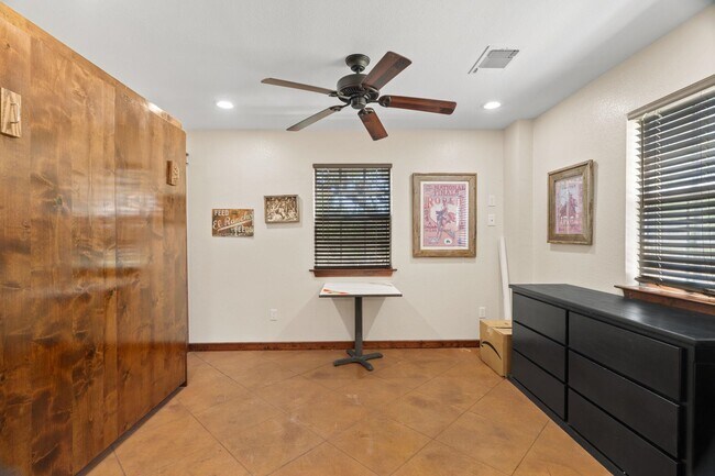 Building Photo - 102 Camm Lary Cir