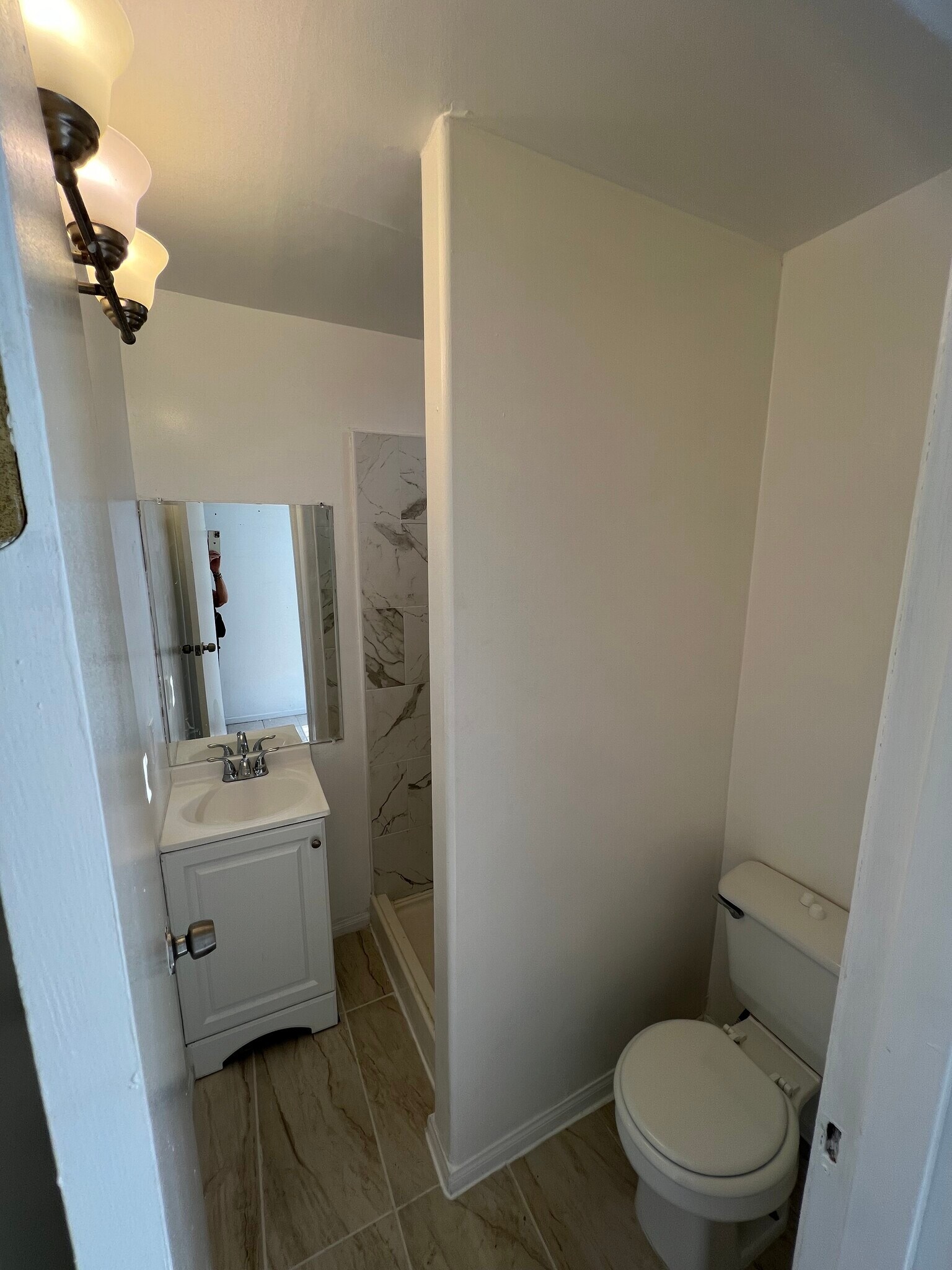 Bathroom - 122 E Quintard St