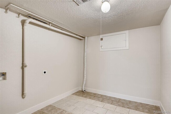 Building Photo - 4325 Navajo St