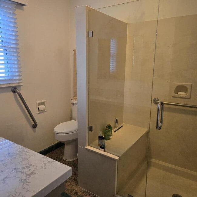 Building Photo - 901 A Ave